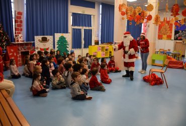 PÈRE NOËL DANS LES ÉCOLES ET CENTRES DE LOISIRS